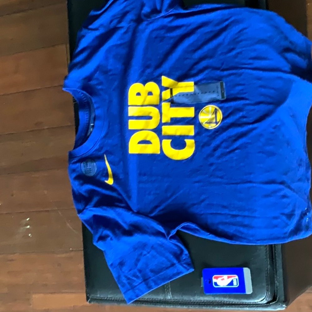 Warrriors t shirt